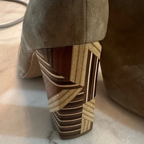 Vince Camuto Stylish Suede Tan Ankle Boots With Fun 4” Heels - Picture 2 of 10